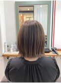 大人可愛い_小顔ヘア_くびれボブ_切りっぱなしボブ