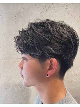 オークプラス(OAK plus+) センターパート×ハイライト