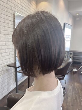 レコジョ(Recojo) (襟足ギリギリ前下がりCuteミニボブ)Hide