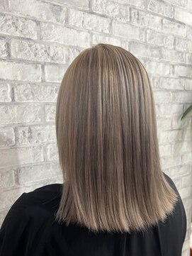 リト(Lit) 似合わせカット◇ブリーチ_デザインカラー_アッシュ[町田]