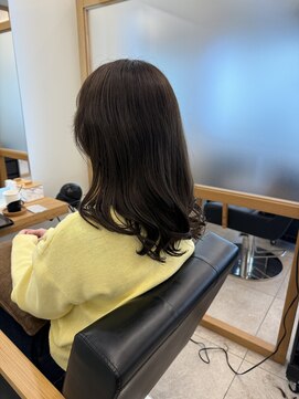 リュクスバトーバイトリコ 船橋南口店(Luxe BATEAU by tricot) 艶感ミディ×ダークグレージュ/20代30代40代