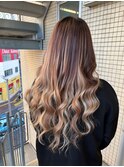 ハイライトカラーミルクティーベージュレイヤーカット