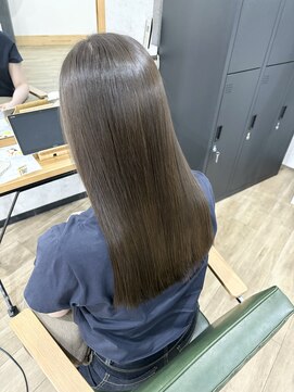 ピフデザイン(pifdesign) 透明感のあるオリーブベージュ