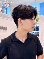 アルティファータ(artifata)&nbsp;センターパート メンズパーマ 刈り上げパーマ ニュアンスパーマ