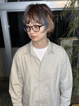 ジェスター(JESTER)&nbsp;〈atsuno〉ブルーとブロンドのちぐはぐデザイン