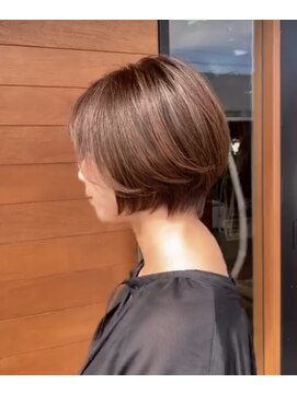 モスト ブリヤン(MOST BURYAN) ツヤ感たっぷりくびれショート