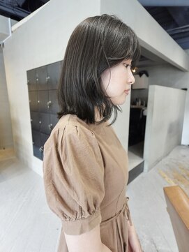 ヘアー アイス ルーチェ(HAIR ICI LUCE) ブリーチなしカラー オリーブグレージュ レイヤーカット/林