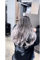 ラヴェ(LAWE.) グレー系バレイヤージュ