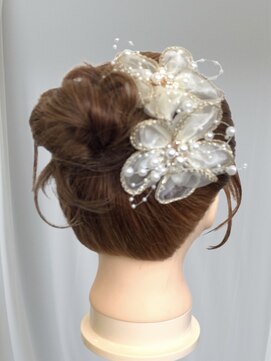 アヴソリューク(Absoluk) お子様ヘアセット キッズ ジュニア お団子