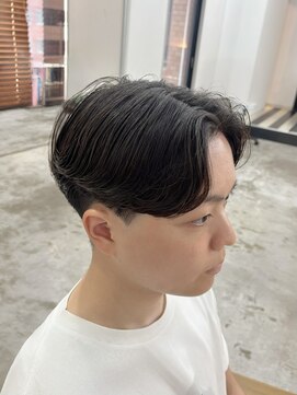 トレドエイト バイ ヘッドライト 横浜店(toledo8 by HEADLIGHT) セットが楽！センターパート×毛流れパーマ/20代30代40代￥横浜