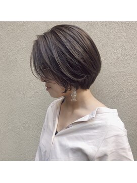 マウロア(MAULOA) "コロンと丸みが可愛い今っぽショートボブ"ayumi