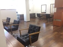 ボブヘアー ゆめタウン江津店(BOBhair)の雰囲気（店内は広々としてバリアフリーも対応しています）