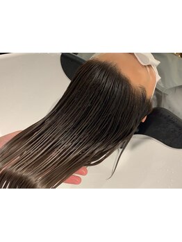 ≪Cut+アラントゥ-ルTr（1ヶ月分のホ-ムケア付き）\4600≫パサつきや広がりを抑え、しっとり潤う艶髪に♪