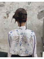 ルイス(Lewes)&nbsp;タイトヘアアレンジ