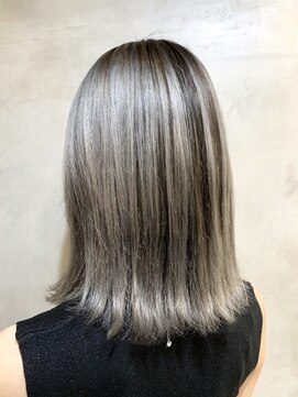 リエコー(RE'ECHO) シャドールーツ/シルバーカラー/ブリーチカラー