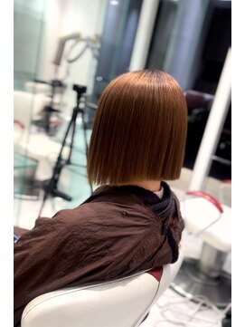 ルイマダーナ 栄店(LOUIMADNA) ぱつっとボブ×縮毛矯正
