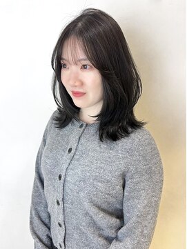 【Hinako】メディアムレイヤー くびれ巻き オリーブグレージュ