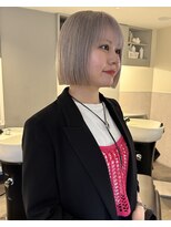ニコフクオカヘアーメイク(NIKO Fukuoka Hair Make)&nbsp;切りっぱなしボブ/ホワイトブロンド/ハイトーンボブ/ベージュ
