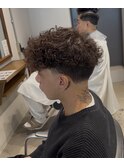 スペインカール 波巻きツイストスパイラル フェード カット