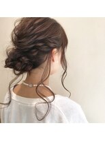 ノル(nol.)&nbsp;[toshi'sアレンジ]ふんわりルーズシニヨンアレンジ