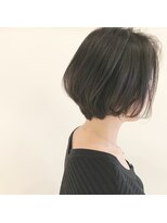 デフィー(DEFY) 動きのあるボブスタイル