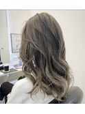 ベージュバレイヤージュ