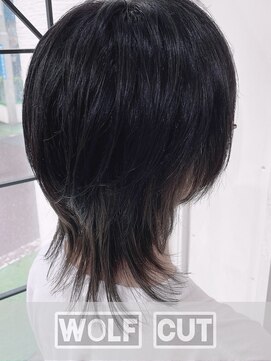 ウーロス(uros.) WOLF☆CUT