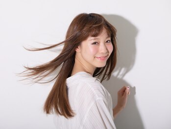 ヘアーズ ベリー 竹鼻店(hairs BERRY)の写真/【驚きの手触りと質感】髪質に合わせた薬剤で理想の憧れストレートが叶う！短時間で芯まで潤いツヤ美髪に♪