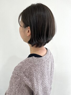 ヒビカ(HIBIKA) 前下がりショートで、大人女子！