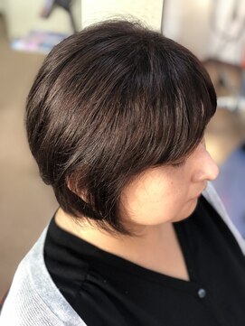 フェイムス(Famms) 前下がりショートボブ