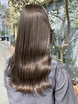 カムジーヘッドカミノウラ(COMEGHEAD KAMINOURA) 透明感オリーブベージュ