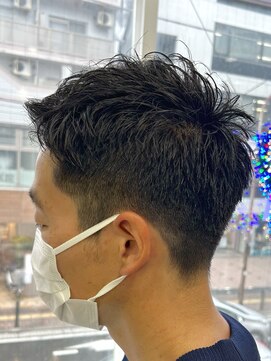 ヘッズ 本八幡店(HEADS) MEN'S HAIR  センターパート　ツイストスパイラル　コンマヘア