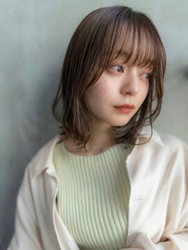 イオ 本厚木(io) ミディアムレイヤーボブシースルーバングベージュカラー小顔