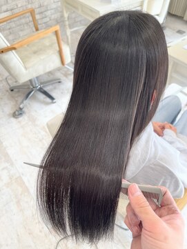 イーエス(E.S) ＜乾かすだけでまとまる圧倒的艶髪＞縮毛矯正