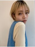 イエローベージュ