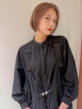 ウクク(UCUCU) ベージュカラーボブ