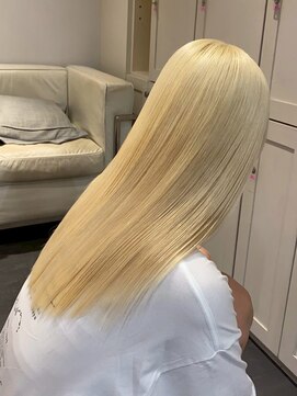 ベレーザ 渋谷(BELEZA) 16526抜きっぱなしブロンドハッシュカットホワイトブロンド