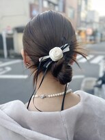 オモチャ(OMOCHA)&nbsp;シンプルだけど華やか！上品まとめ髪