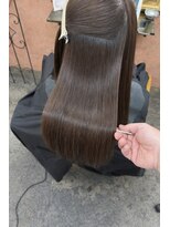 ユニーク(UniQ) リタッチ美髪矯正でツヤストレート