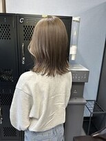 アンビシャス 清瀬店(ambitious) 切りっぱなし外はねミディアムボブミルクティーベージュ