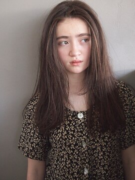 コス(kos) スモーキーなグレーベージュ