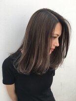 トルネード(TORNADO)&nbsp;オフィスでも浮かないハイライトカラー