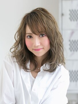 プシュケ(PSYCHE) 大人可愛いアッシュベージュ×クセ毛風パーマ