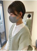小顔大人マッシュショート 耳かけ くすみカラーオリーブベージュ