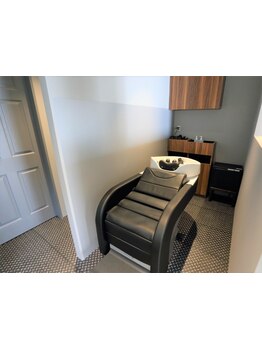 大人気ヘッドスパ☆頭皮をほぐして血行促進◎頭皮環境を整え、髪の健康を促進！爽快ヘッドスパをぜひ◎