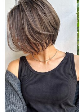 トルネード(TORNADO) 外国人風前下がりショートボブ　n11.19