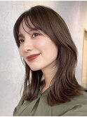 顔周りレイヤーカットくびれヘアミルクティーベージュカラー