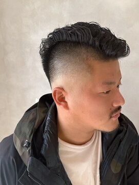 オーパーツ(OOPARTS) メンズパーマ/震災刈り/オールバックパーマ/スキンフェード