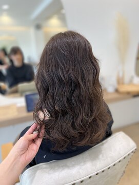 シー(she.) ミディアムパーマ