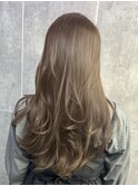 ヘーゼルベージュ　ブリーチなし　レイヤーカット　海外風